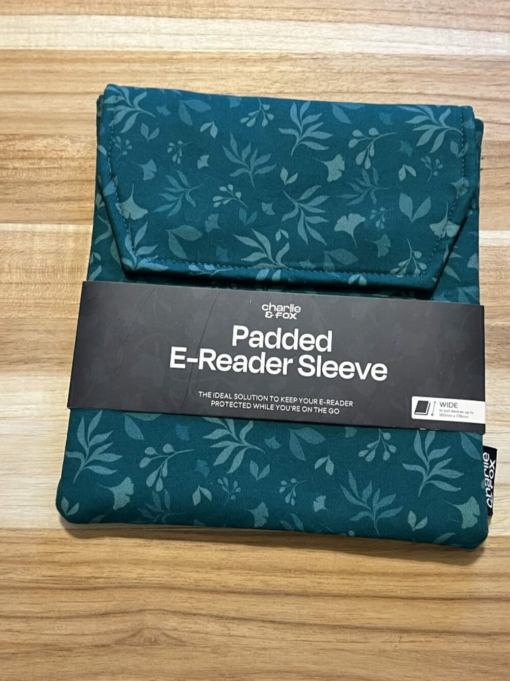 BNWT Charlie and the Fox Co Green Floral Wide Padded E-Reader Sleeve
